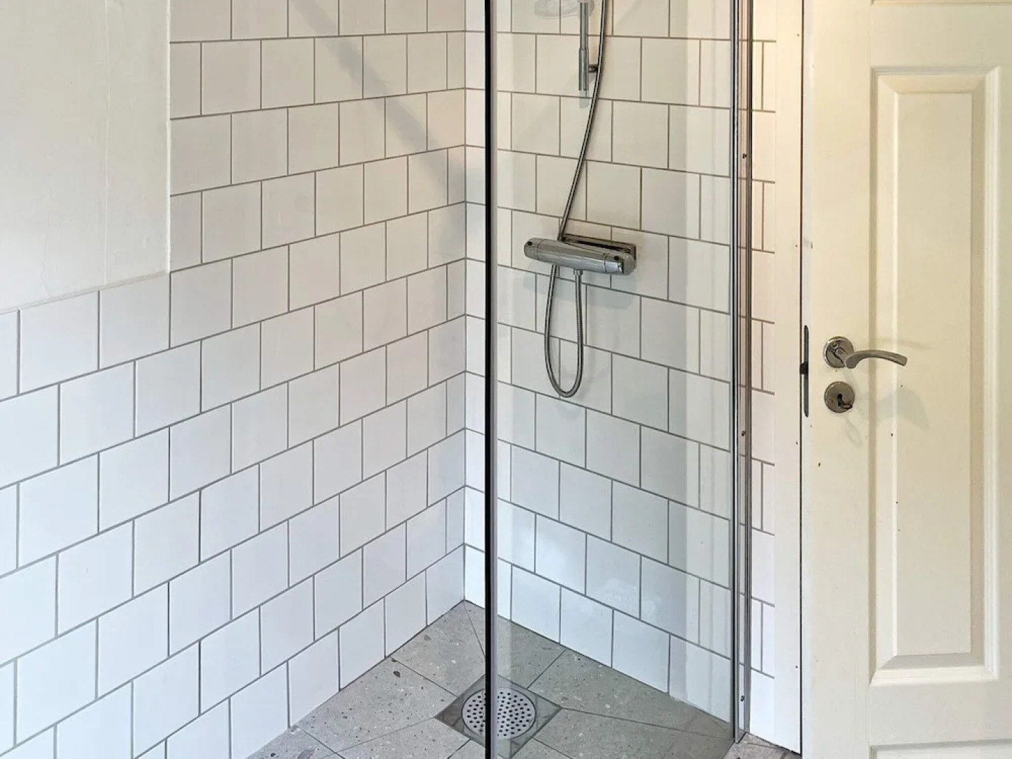 Secluded Greenery Retreat-by Traum