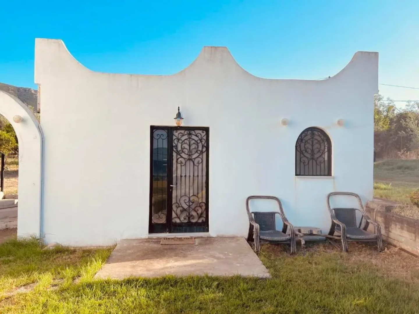 Small house 50 m from the beach
