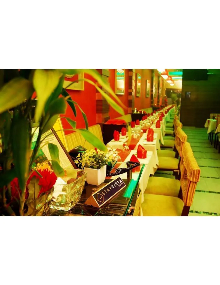 Vista Rooms Near Marine Lines Station