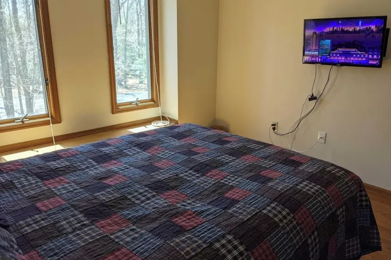 Mountain Memories by Avantstay Hot Tub Enclosed Deck, Large Yard w/ Fire Pit