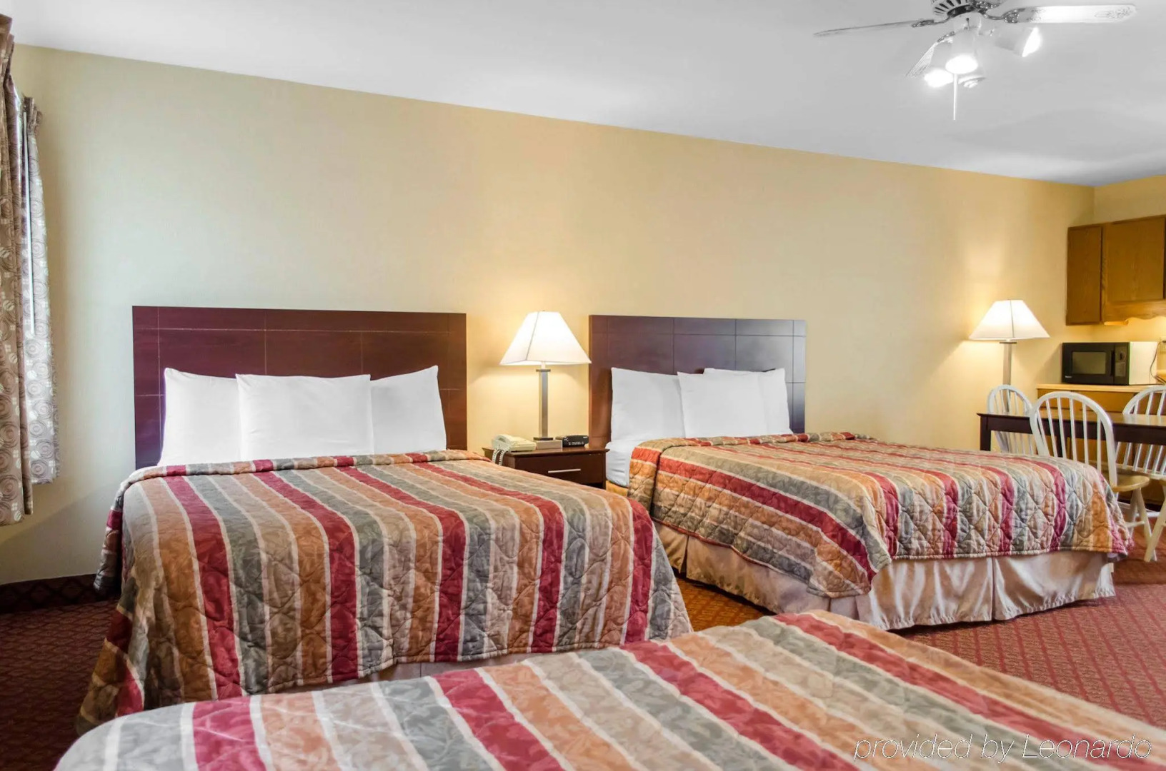 Rodeway Inn & Suites Hershey Chocolate Avenue