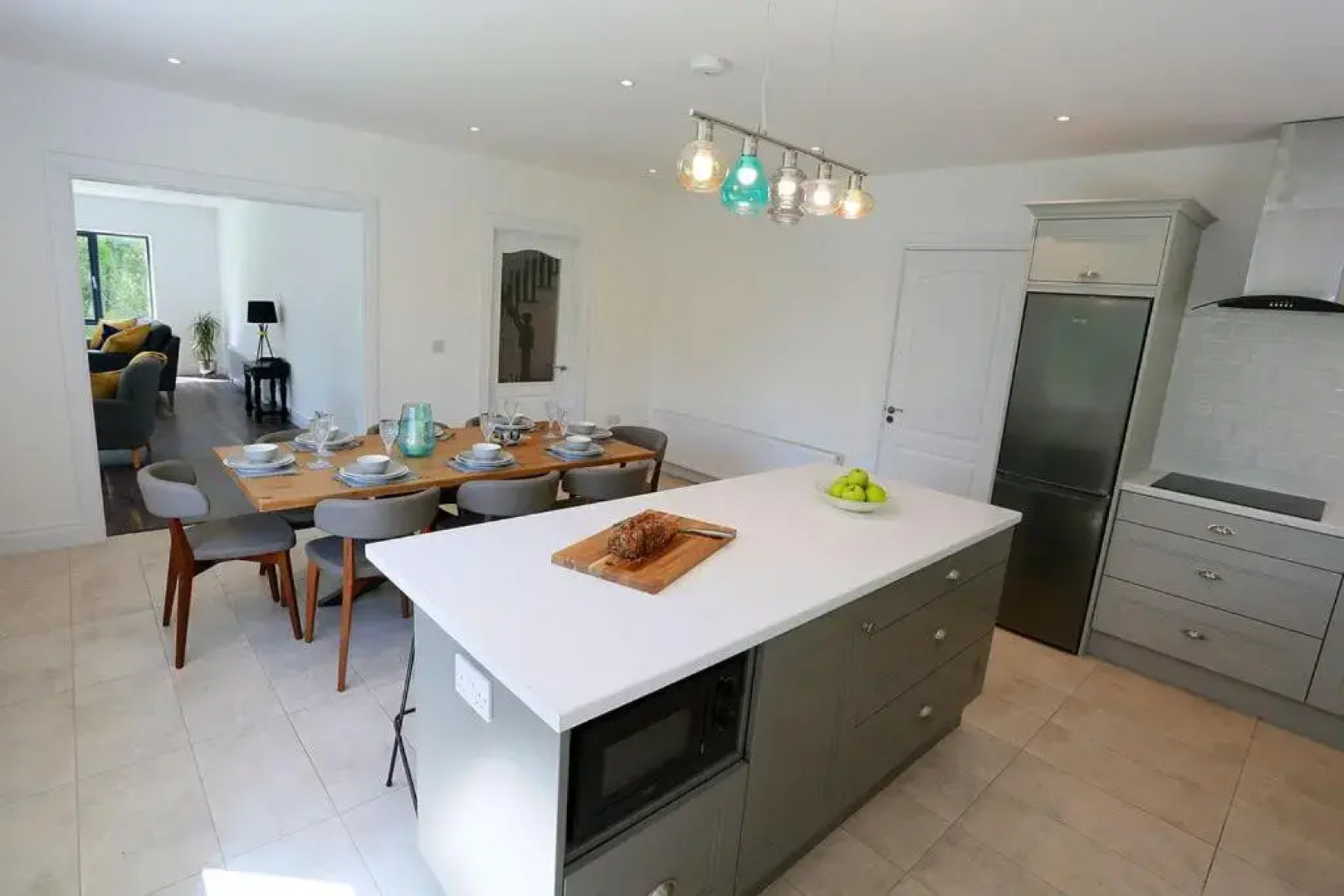 Luxury 6 Bedroom Spiddal Villa, Jacuzzi, Balcony