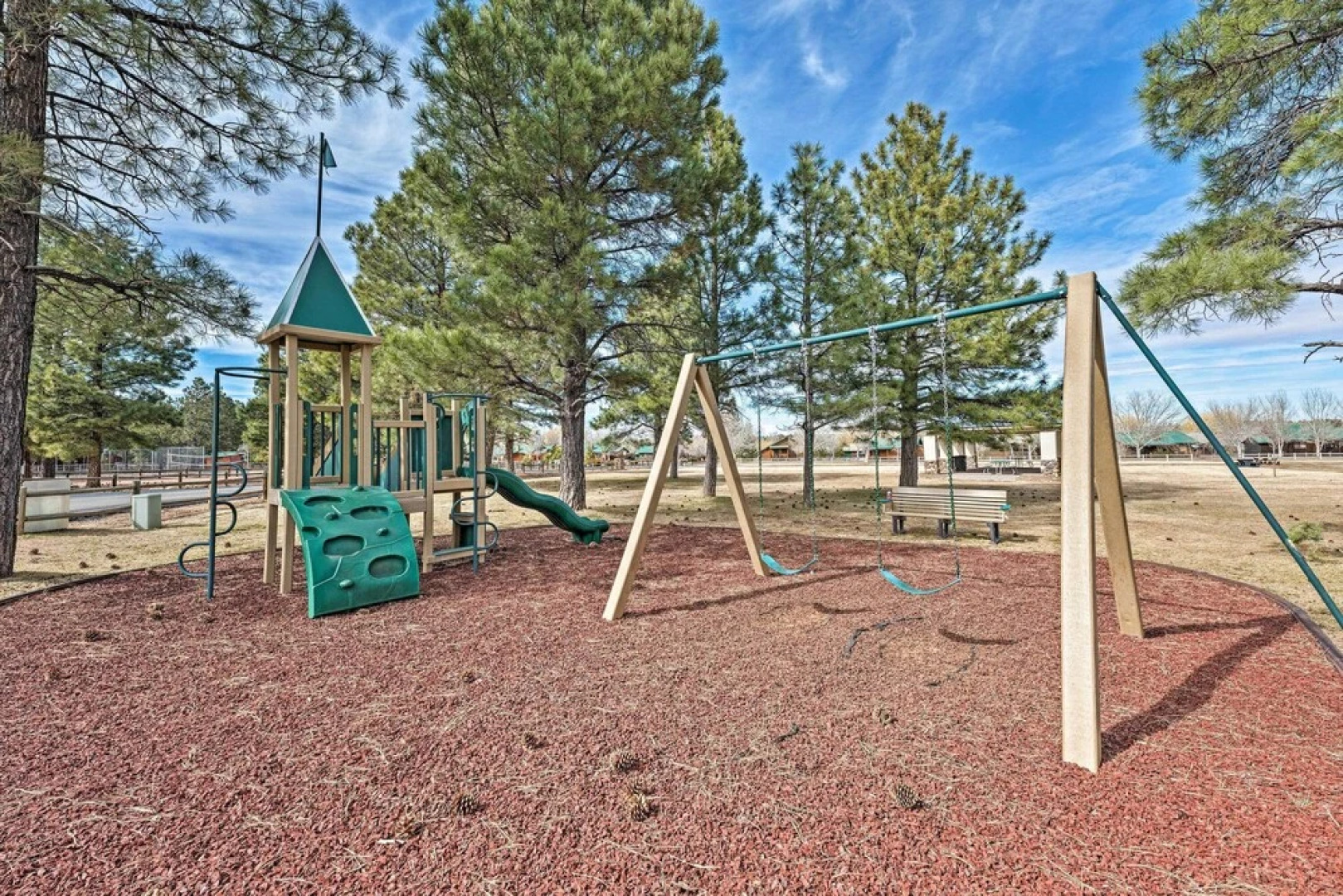 Pet-friendly Overgaard Condo: Porch & Lake Access