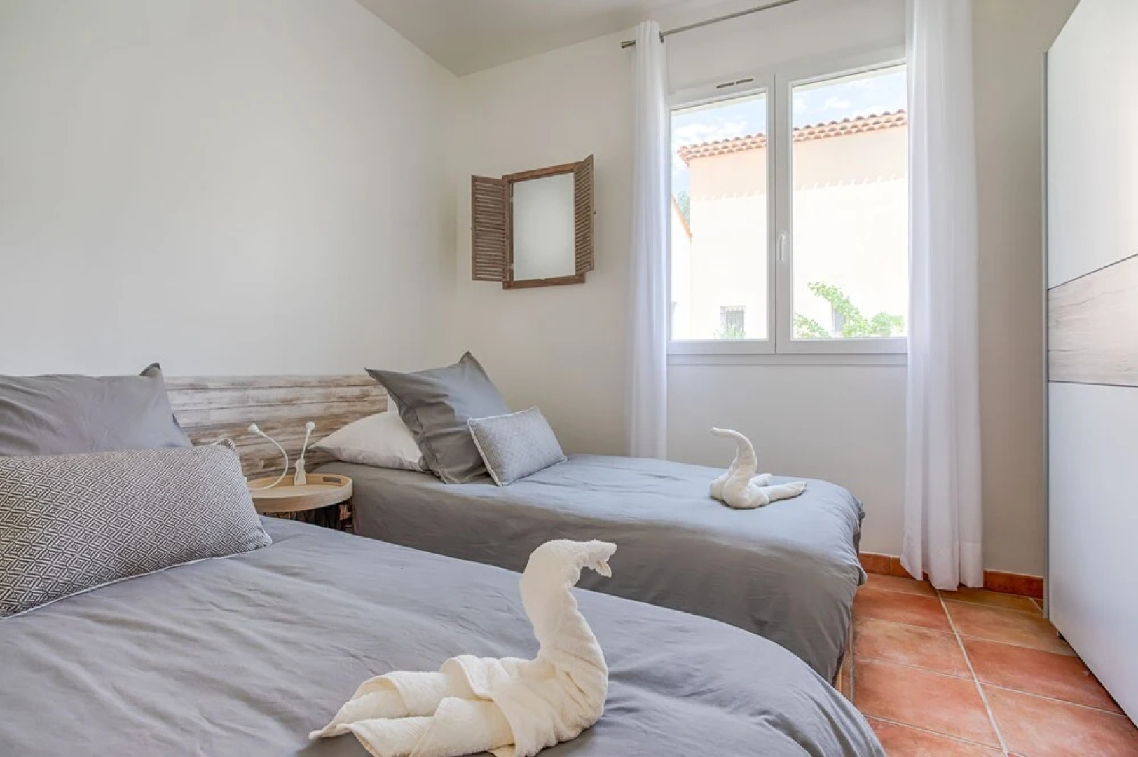 Relax piscine pétanque sauna jardin