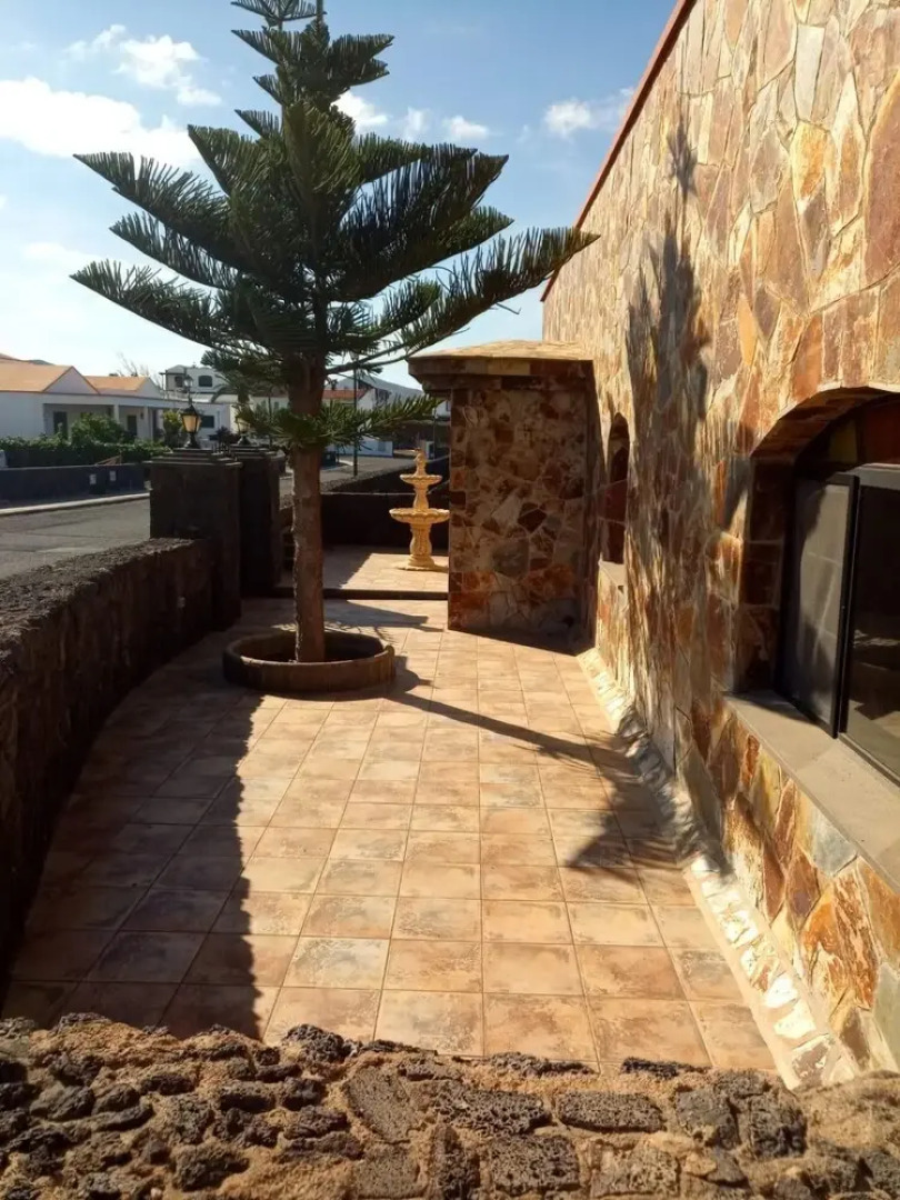 Villa With 4 Bedrooms in El Cuchillo, With Wonderful Mountain View, Private Pool, Enclosed Garden - 3 km From the Beach