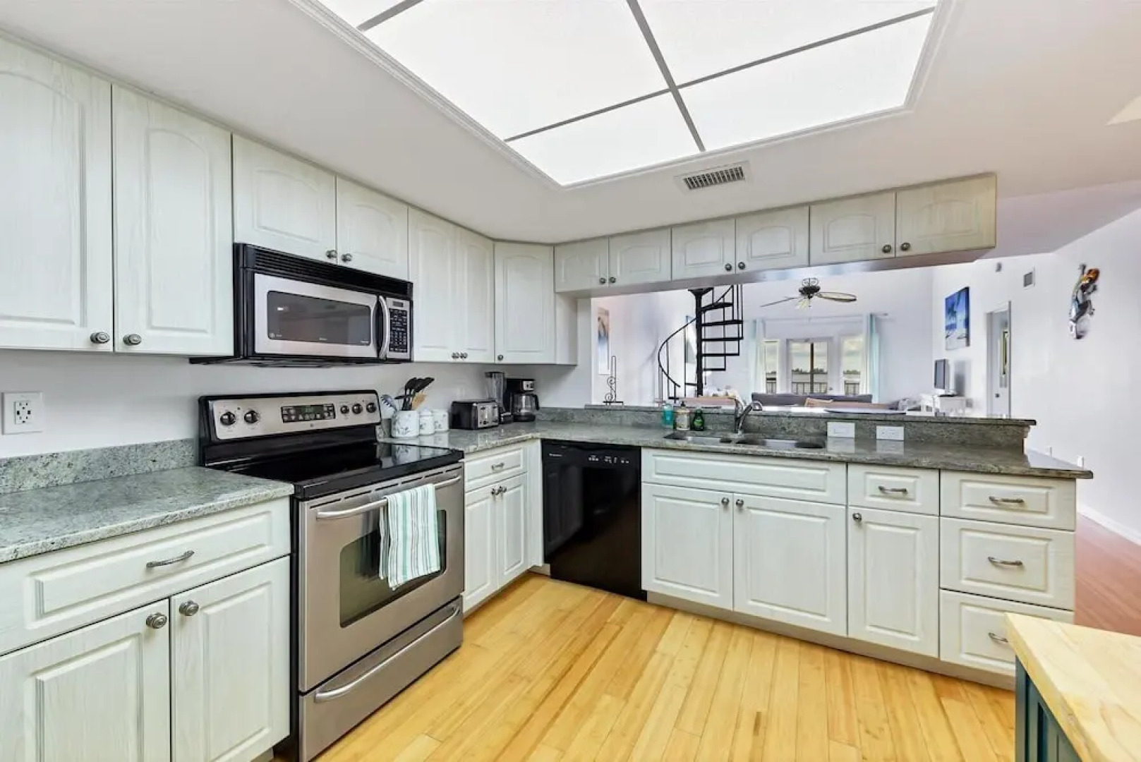 4410 Warren Avenue Unit 317