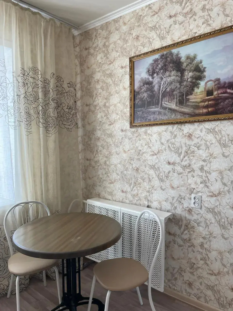 Апартаменты на проспекте Дружбы Народов 15/1