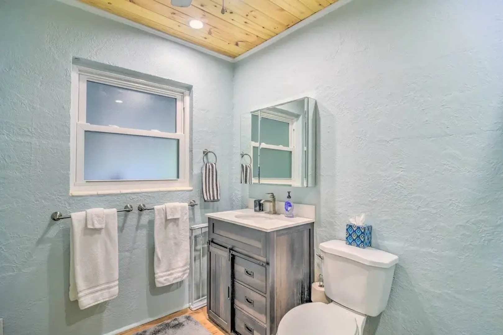 Quiet Crystal Beach Hideaway - Steps to Shoreline!