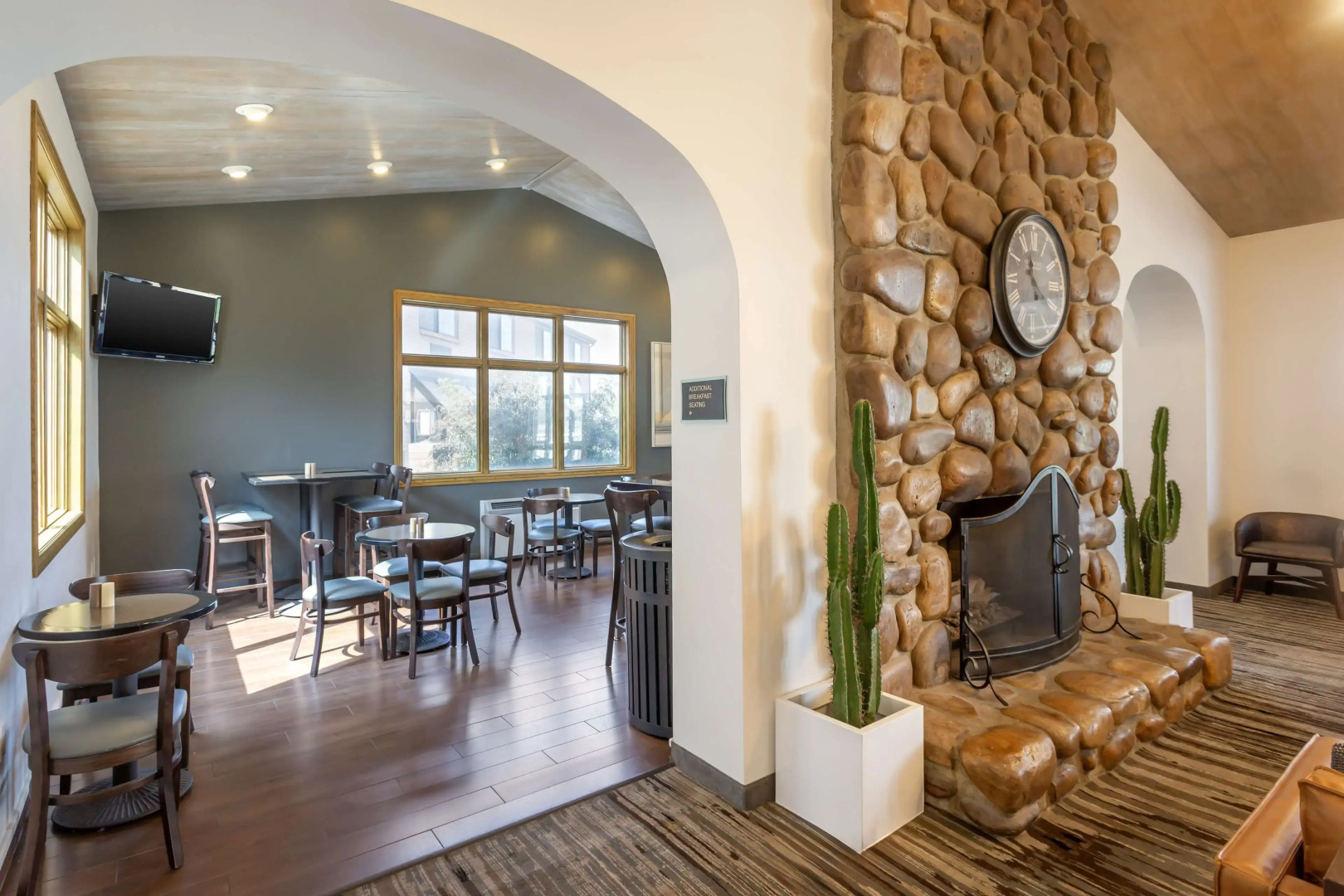 Best Western Plus Cottontree Inn