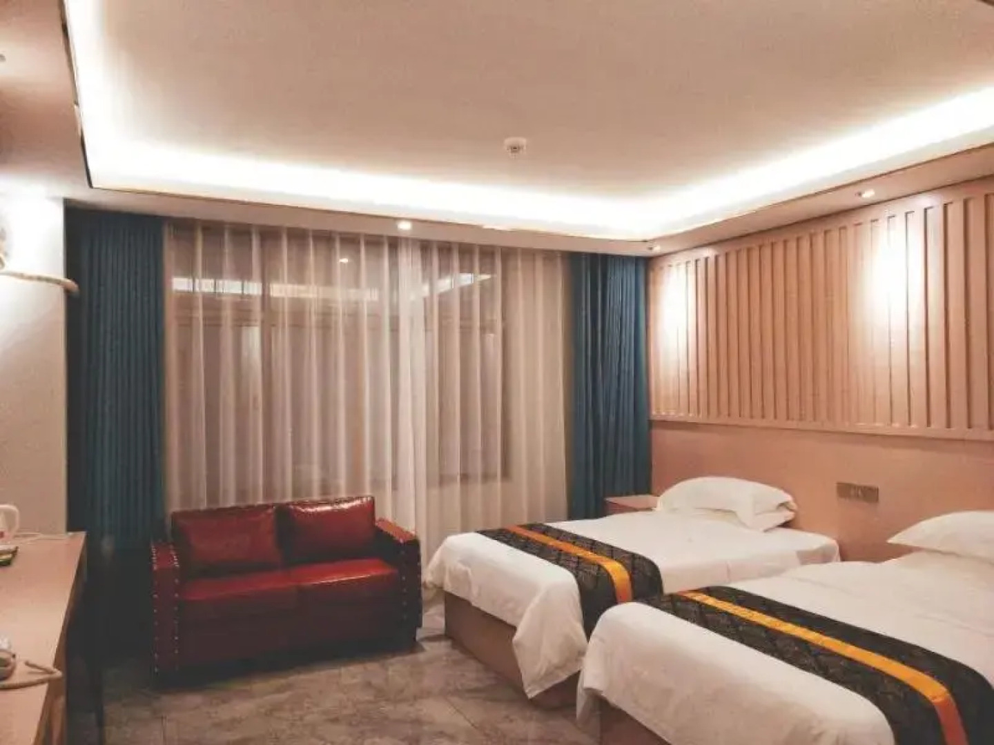 Shell Hainan Ledong County Huangliu Town Bus Station Hotel