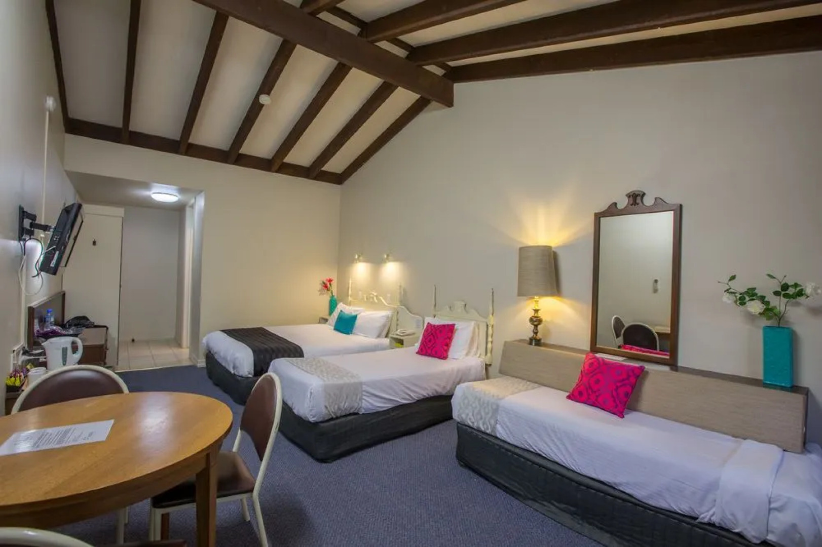 Econo Lodge Hacienda International