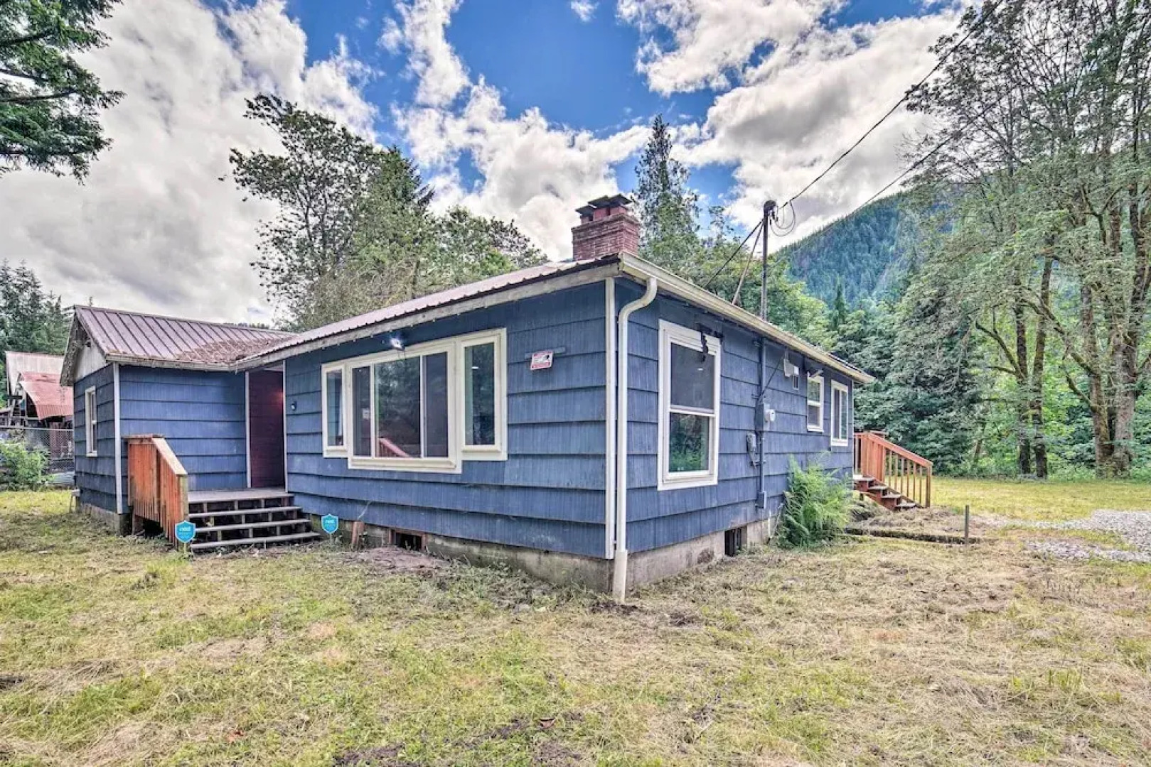 Modern Gold Bar Vacation Rental w/ Mountain View