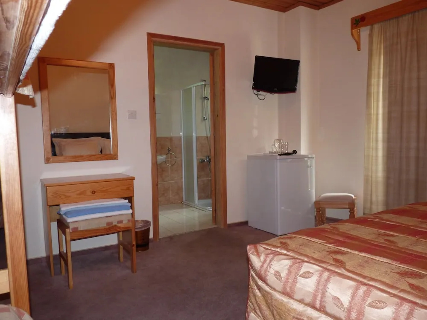 Mountain Rose Garden Hotel