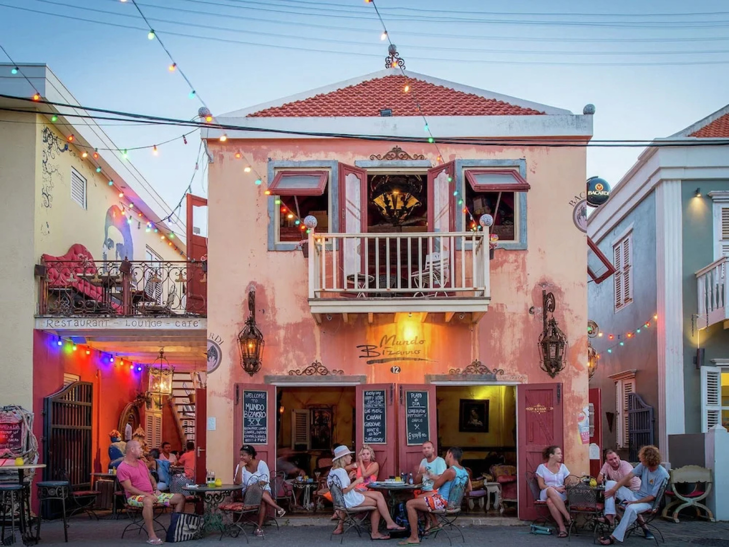 Luxurious and hip Apartment in the Historic Town of Willemstad and the sea