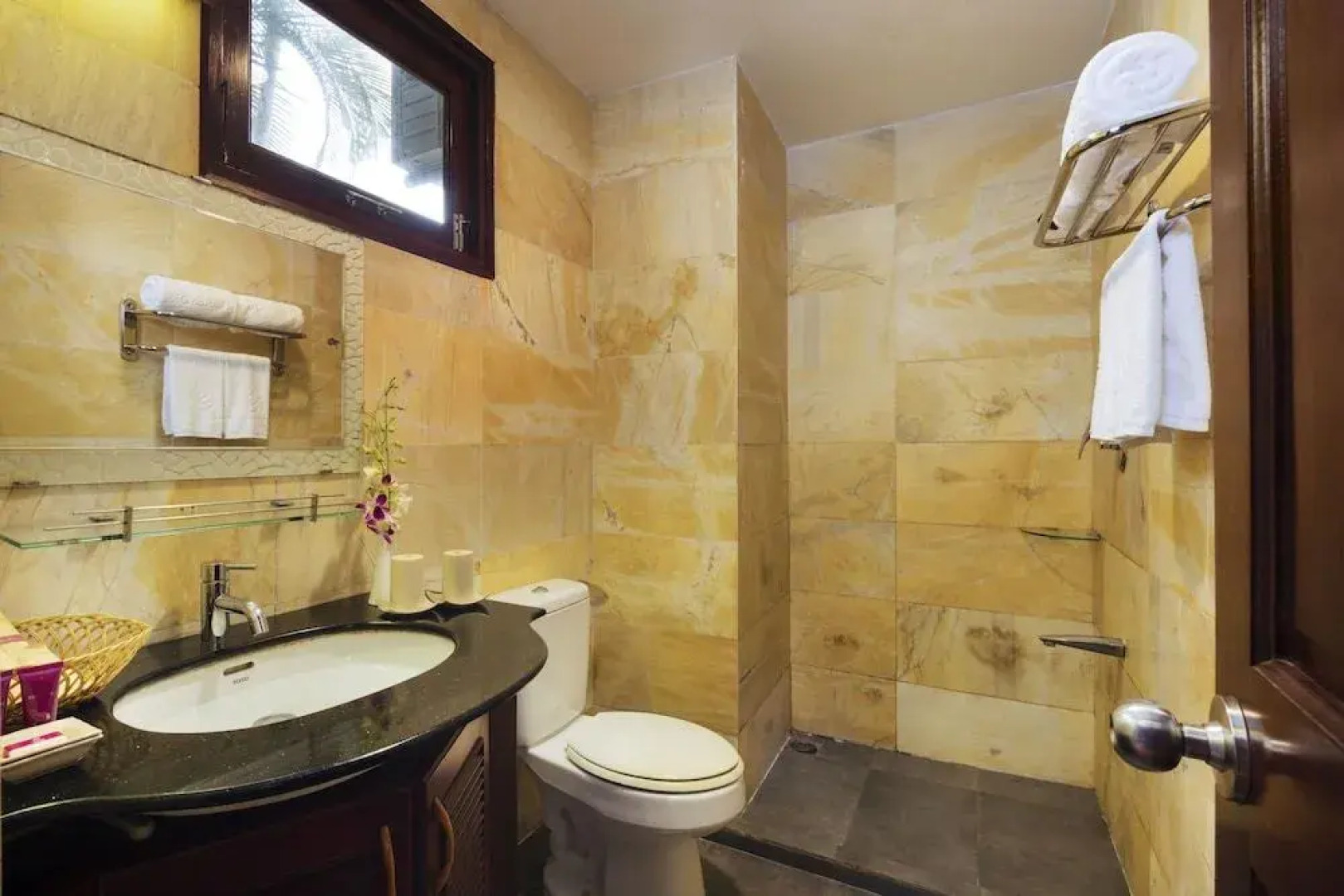 Silver Beach Resort Ke Ga