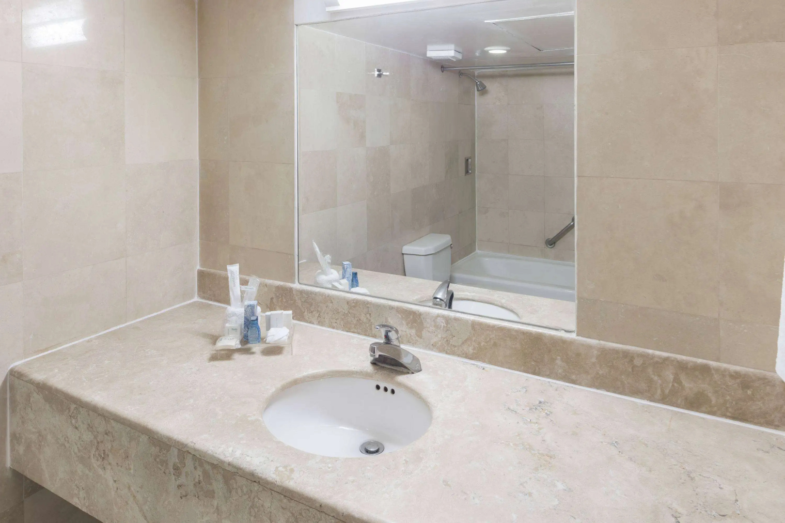 Ramada by Wyndham Hola Culiacan