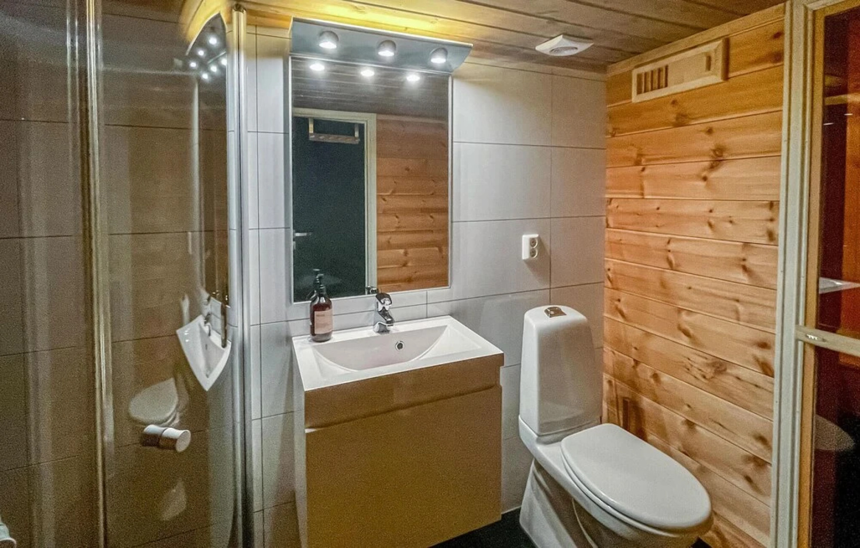 Awesome Home in Hemsedal With 5 Bedrooms, Sauna and Wifi