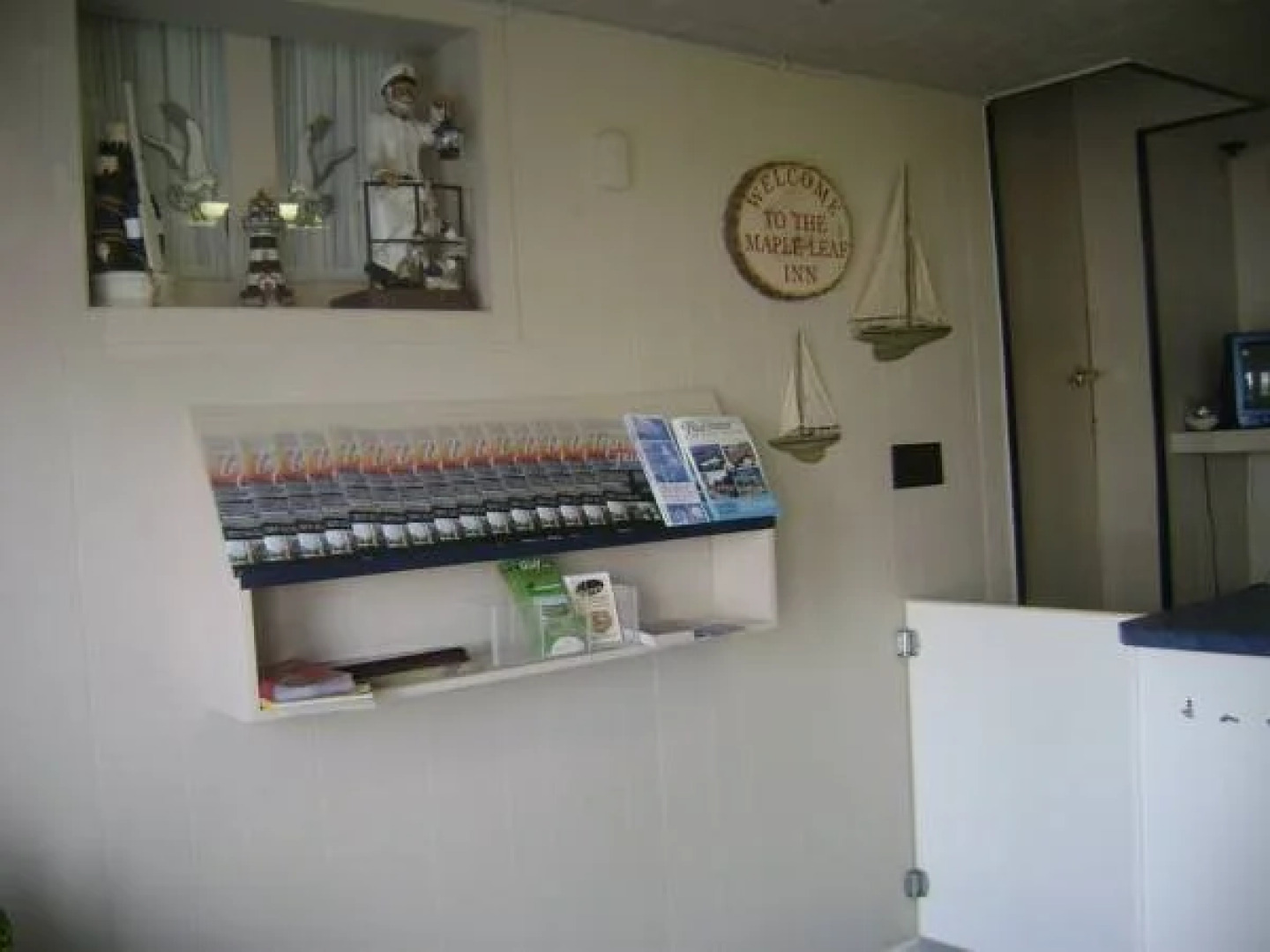 Maple Leaf Inn & Suites