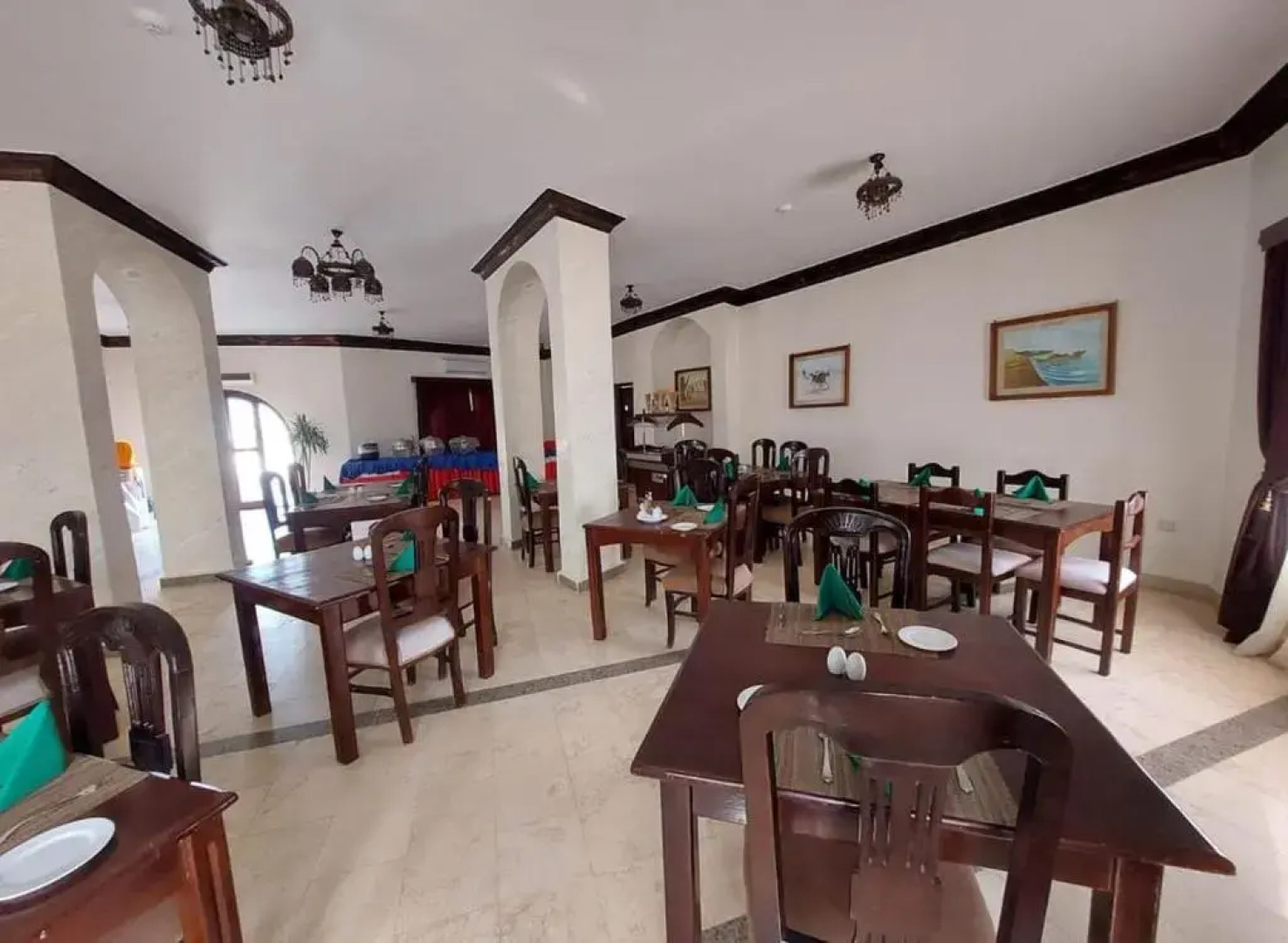 Dolphin Continental Hotel