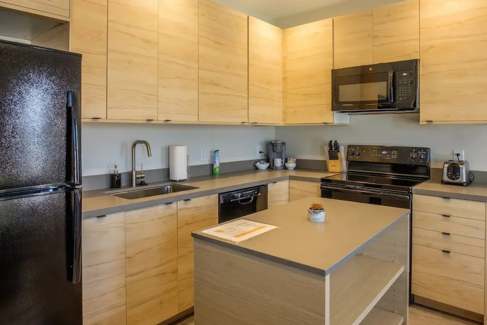 FRONTDESK Rowat Lofts East Village Des Moines