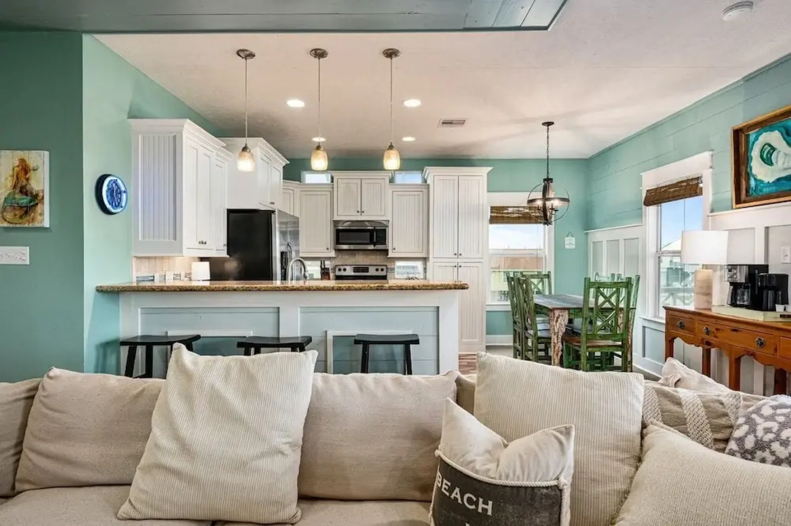 The Beach House 3 Bedroom Home by RedAwning