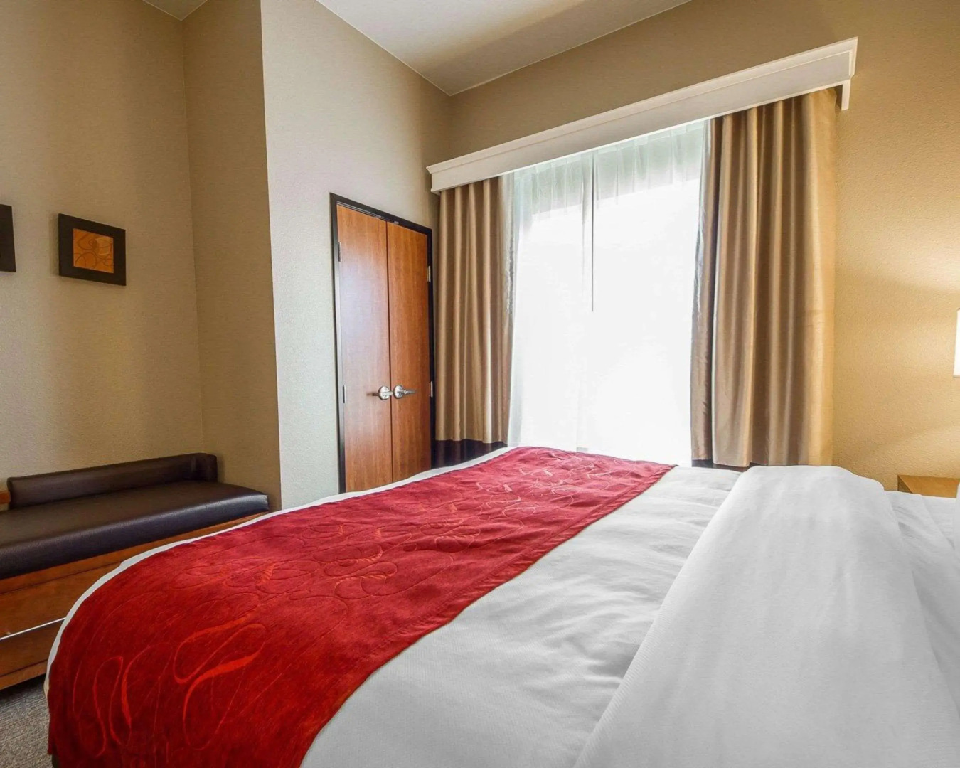 Comfort Suites Redding - Shasta Lake