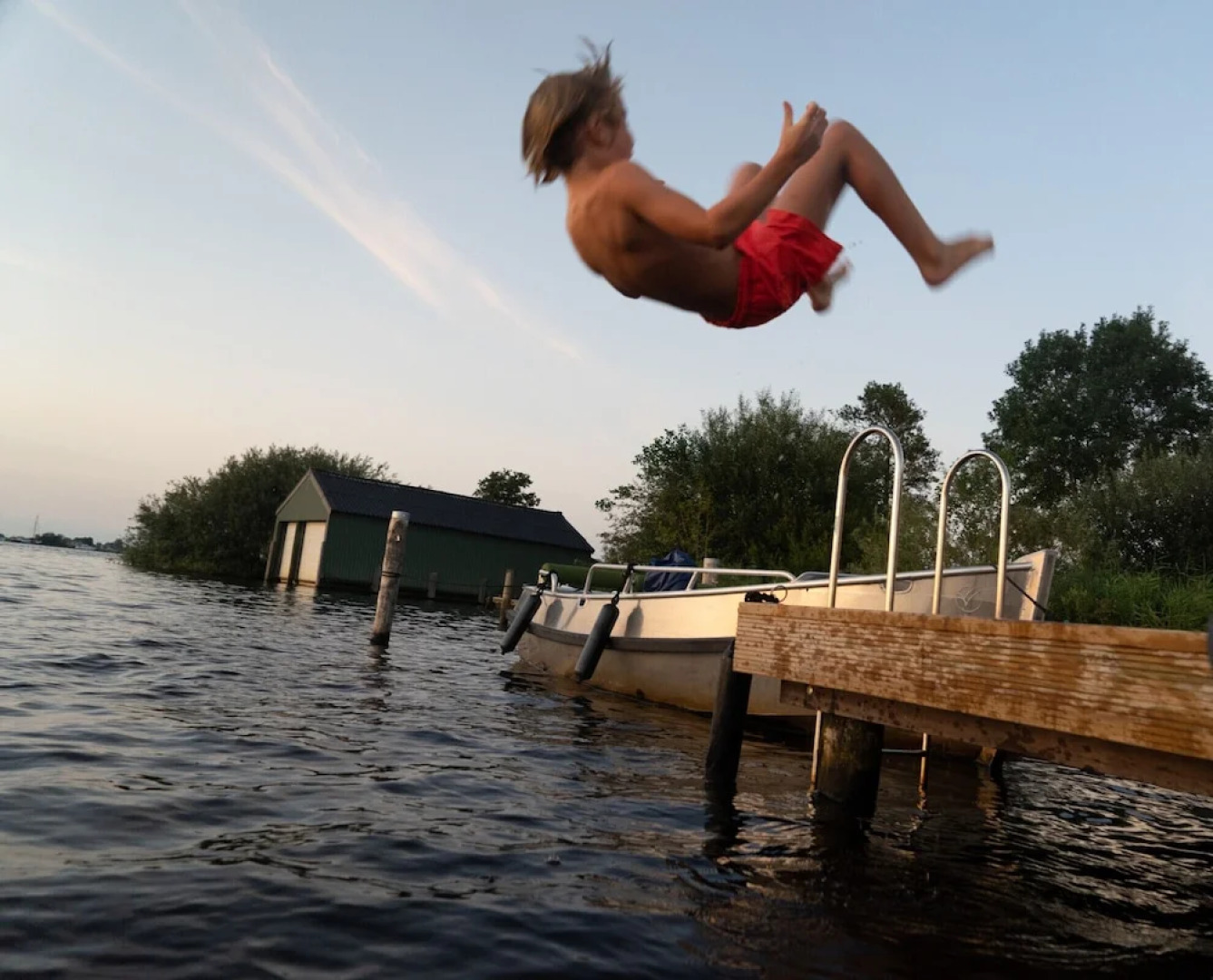 Waterlodge Tomke in Nes