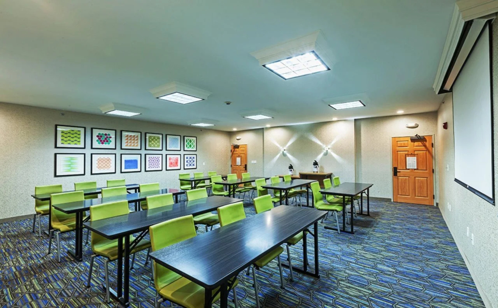 Holiday Inn Express & Suites Tulsa S Broken Arrow Hwy 51 by IHG