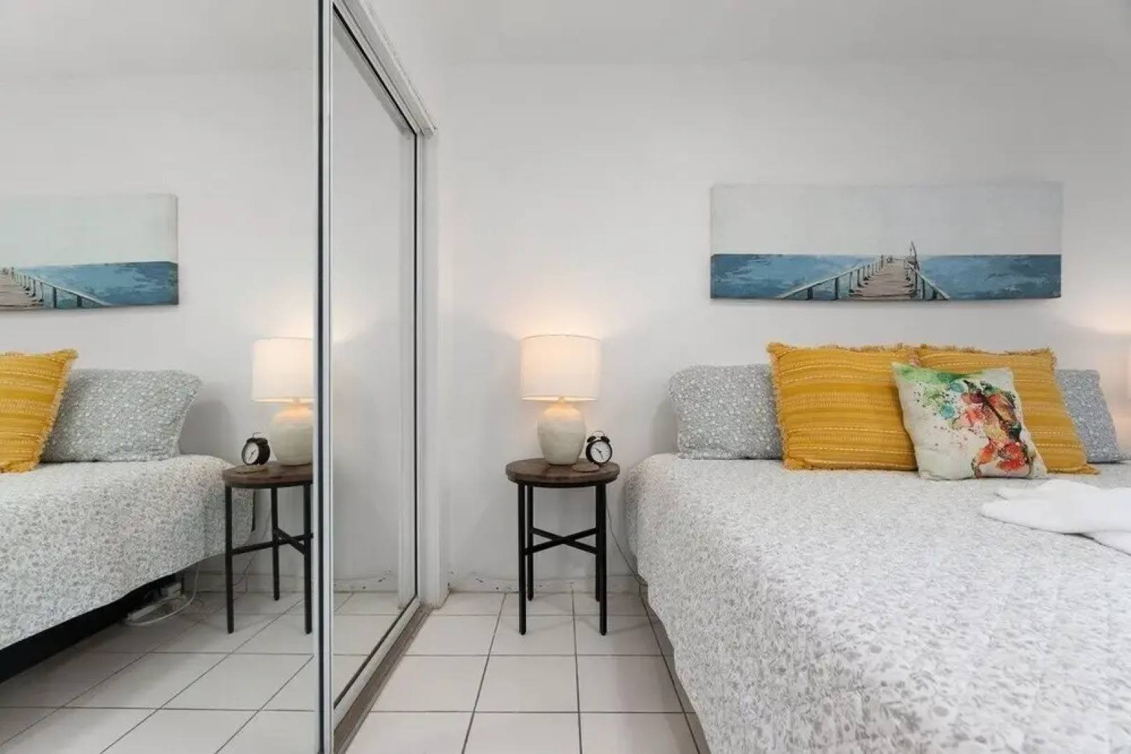 Walk to Beach or Swim in the Pool, 4 Bedrooms 4 Home by Redawning