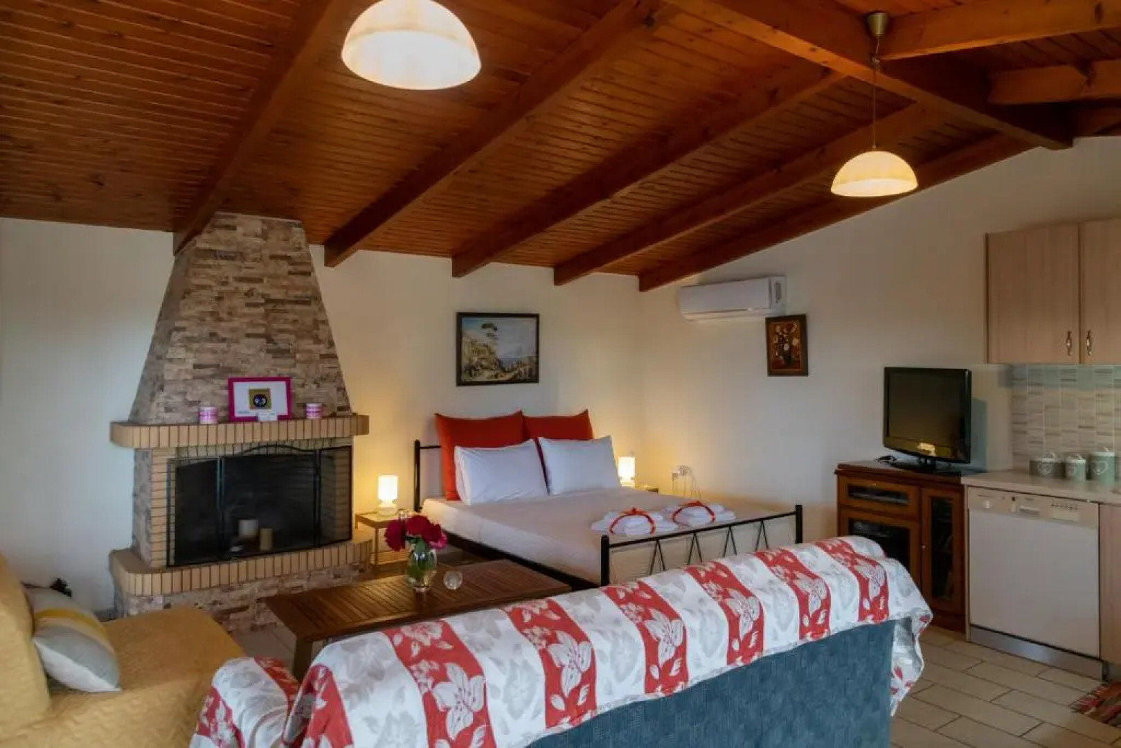 Rose's House (Near Airport)