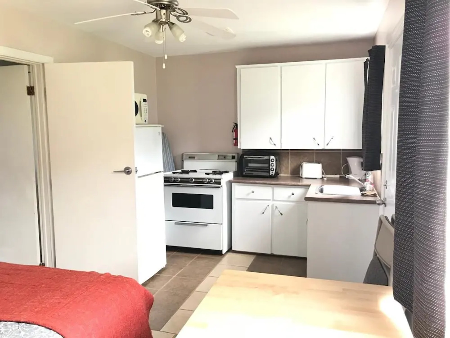 Anchor Motel and Suites