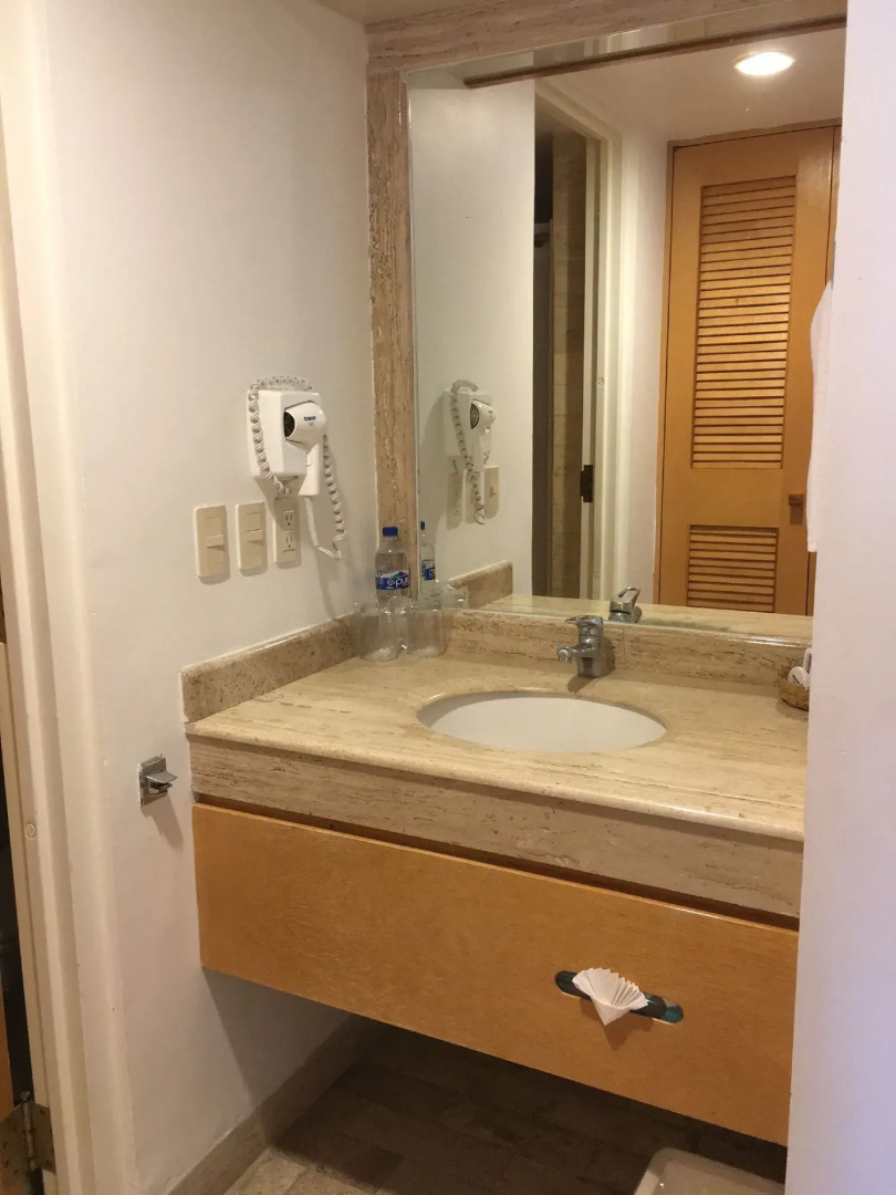 Hotel Horizon and Convention Center