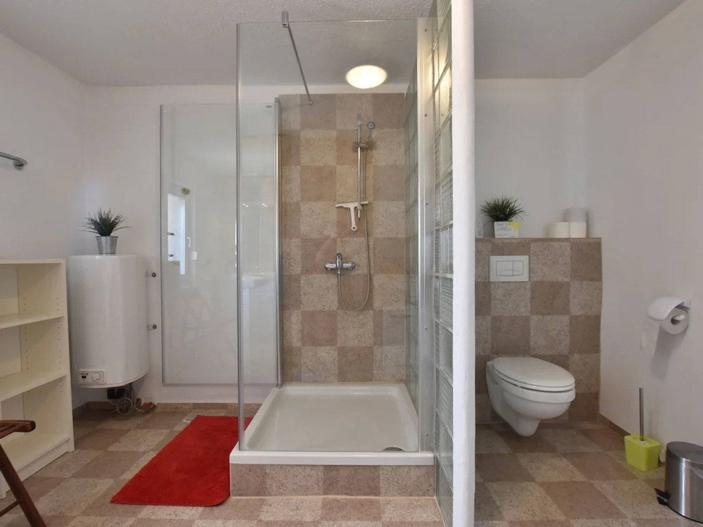 Spacious Apartment in Rakow near Sea