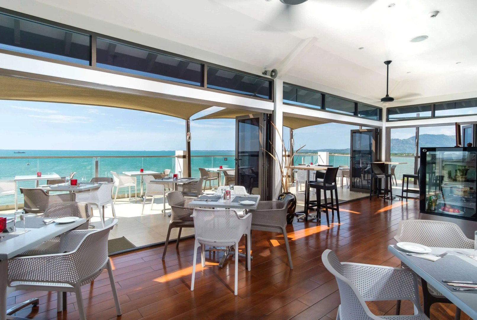 Отель Ramada Suites by Wyndham Wailoaloa Beach Fiji