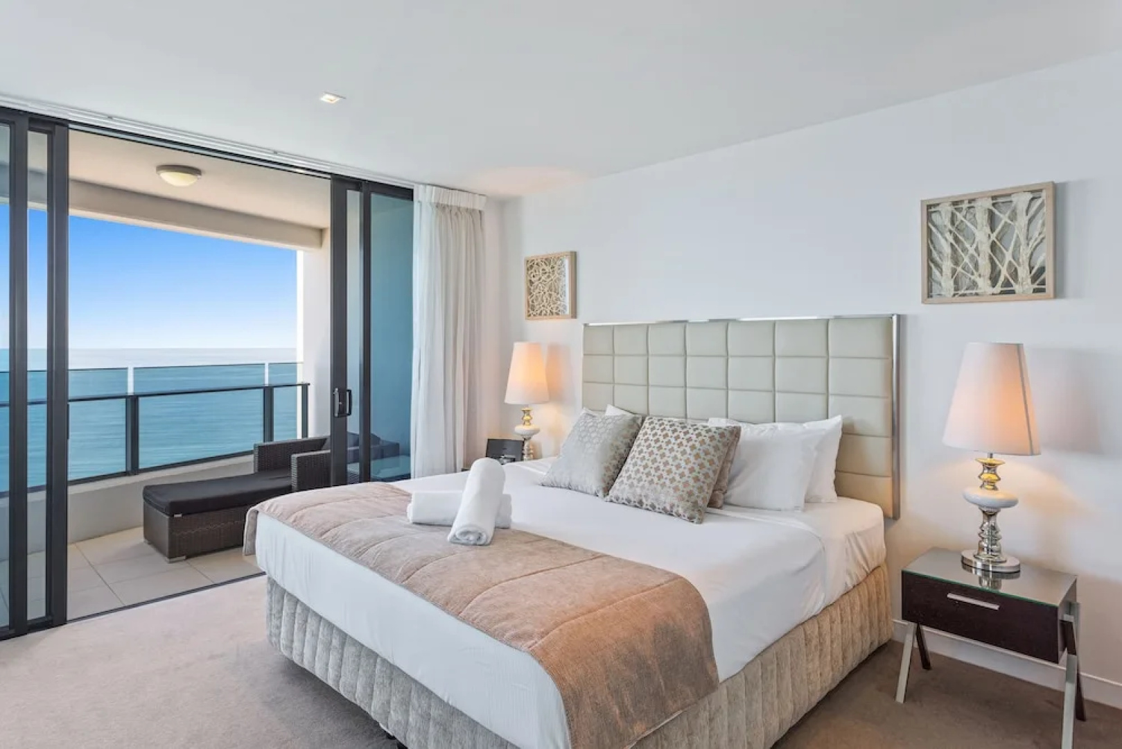 Holiday Holiday Soul Apartments
