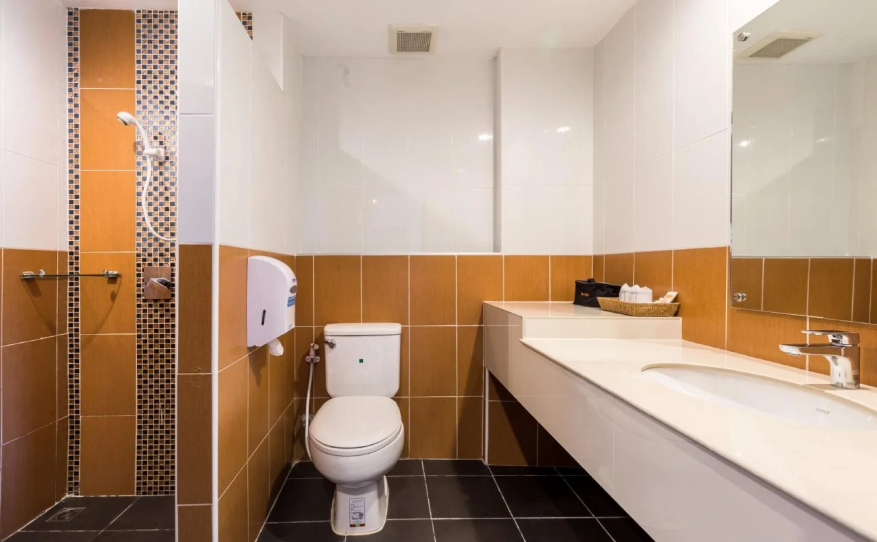 The Rich Hotel Ubonrachatani