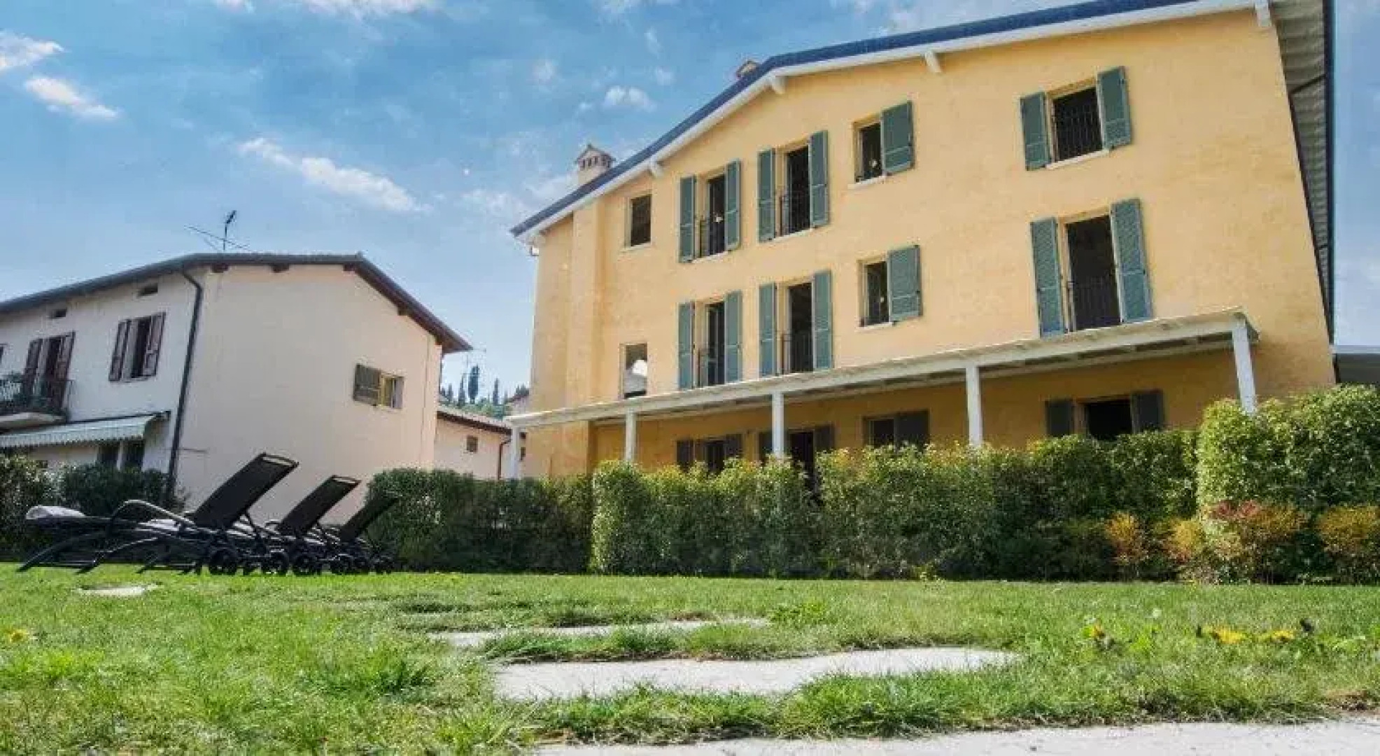 Polpenazze Halldis Apartments