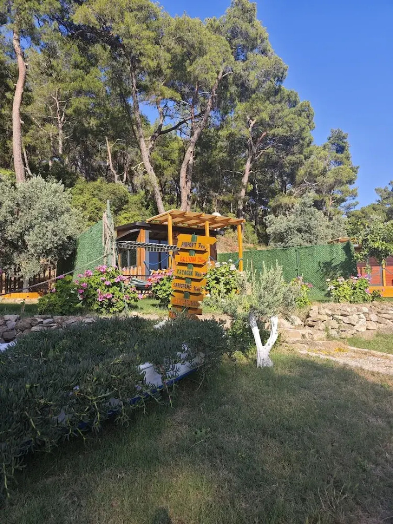 Ti̇ny Mi̇ni̇ House