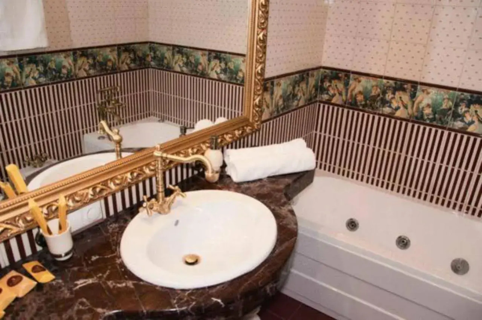 Отель «Роял Сити»