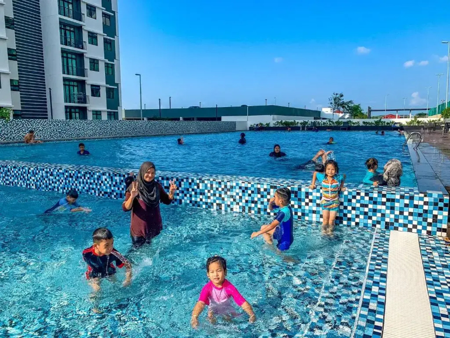 Sofeya Desaru Guest House with Pool and Wifi