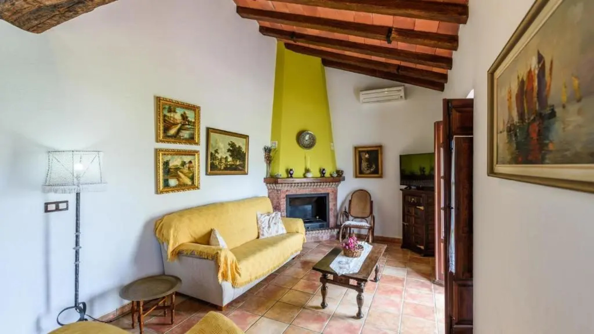 Casa La Vina del Arenal Pizarra by Ruralidays