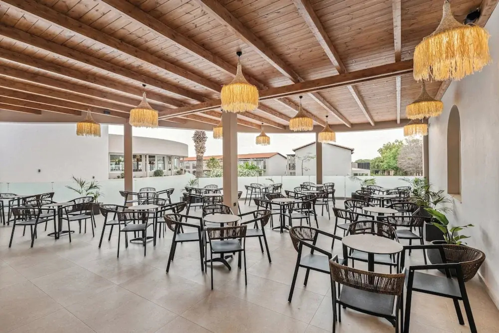 White Olive Marine Aquapark