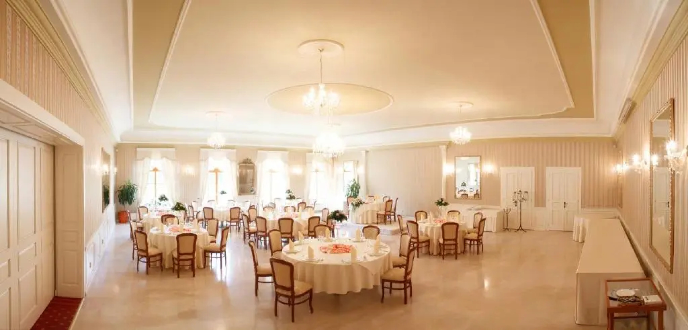 Hotel Plauter Kúria