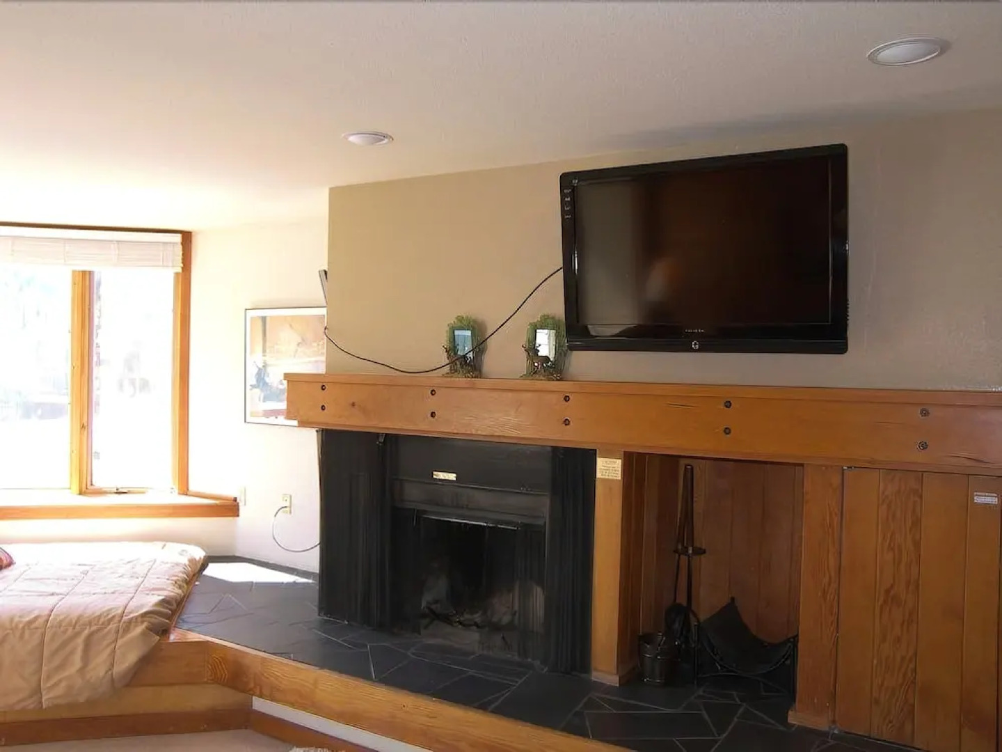 Lakeshore 1 Ba Studio condo by RedAwning