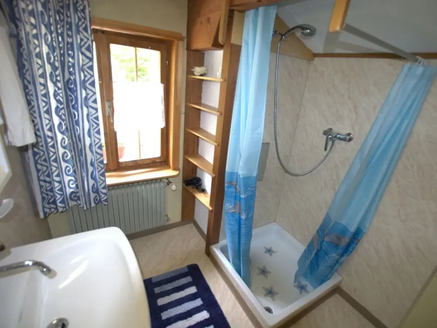 Neat House With View at the Mountains Near Lake Brienz