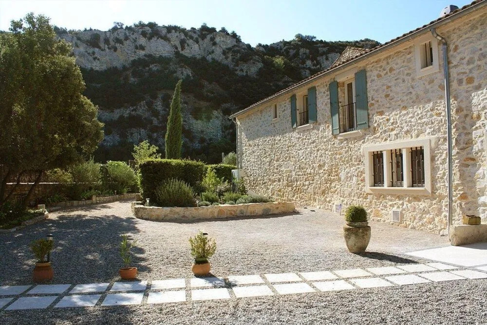 Entre Vigne et Garrigue