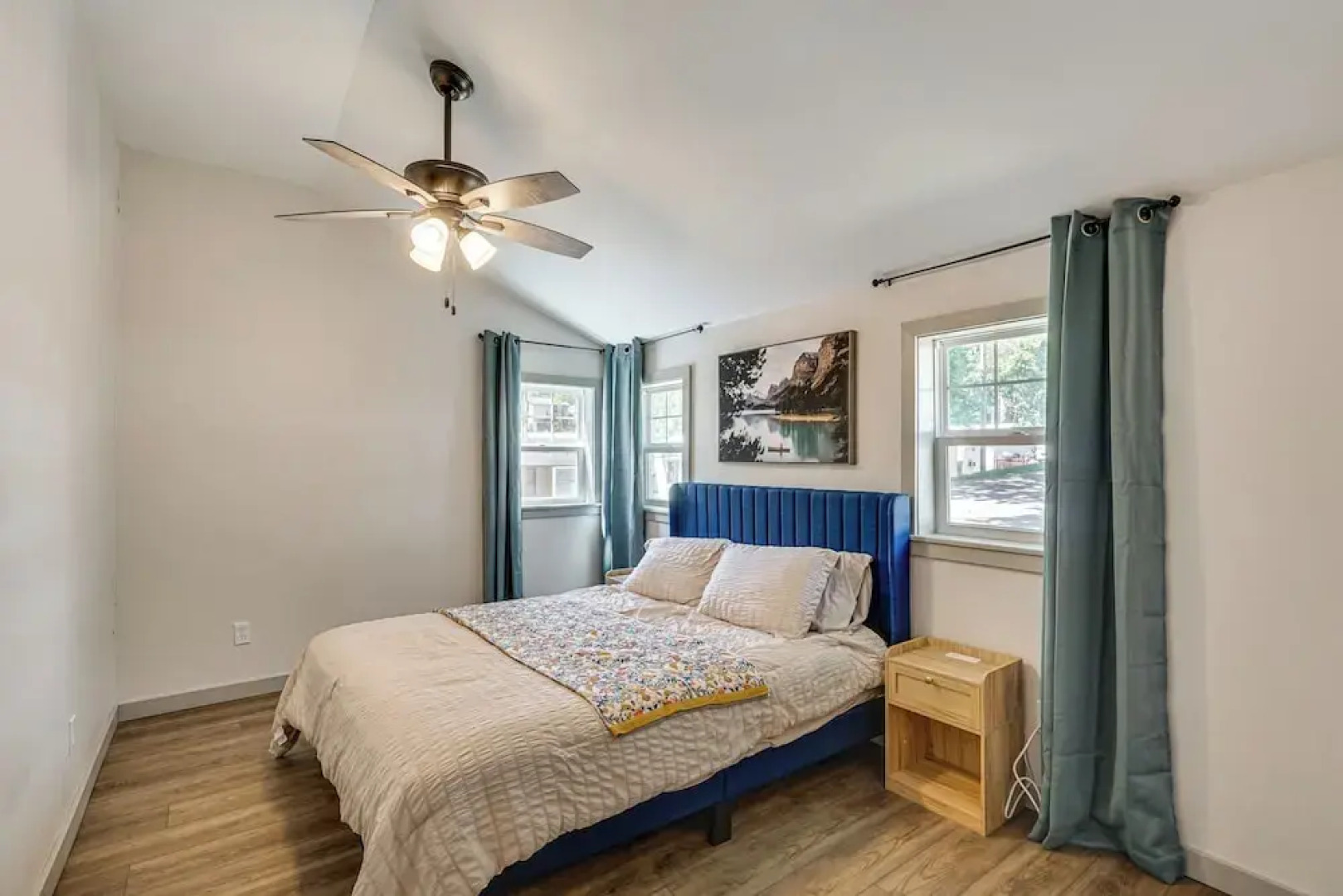 Steps to Water: Lake of the Ozarks Getaway