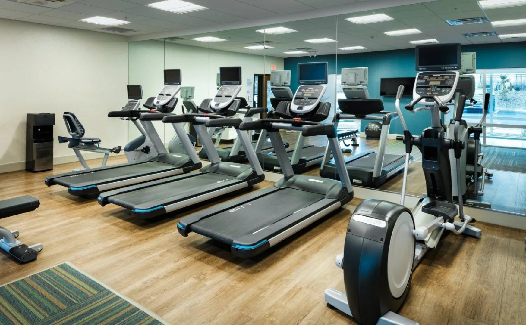 Holiday Inn Express & Suites Medford by IHG