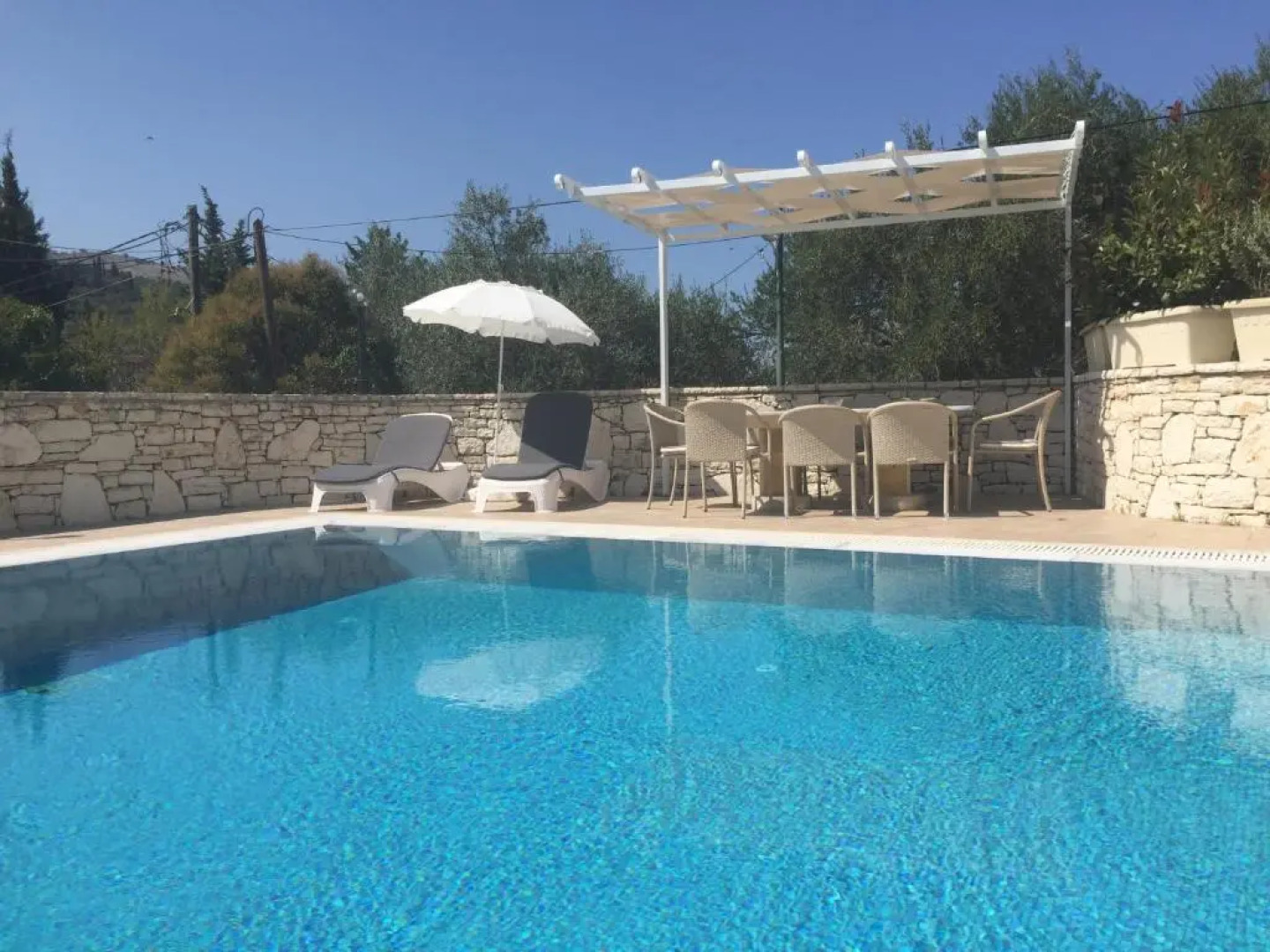 Villa Petrino - central flat location within Kassiopi. Sleeps 8