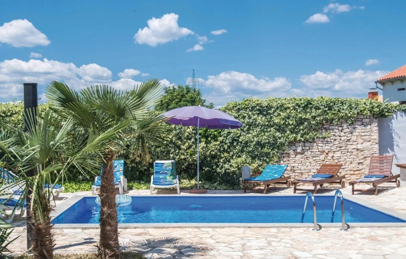 Stunning Home in Kuzinici With Wifi and 5 Bedrooms